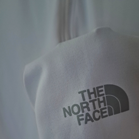 Northface half zip with a hoodie and thumb holes. - Picture 1 of 7